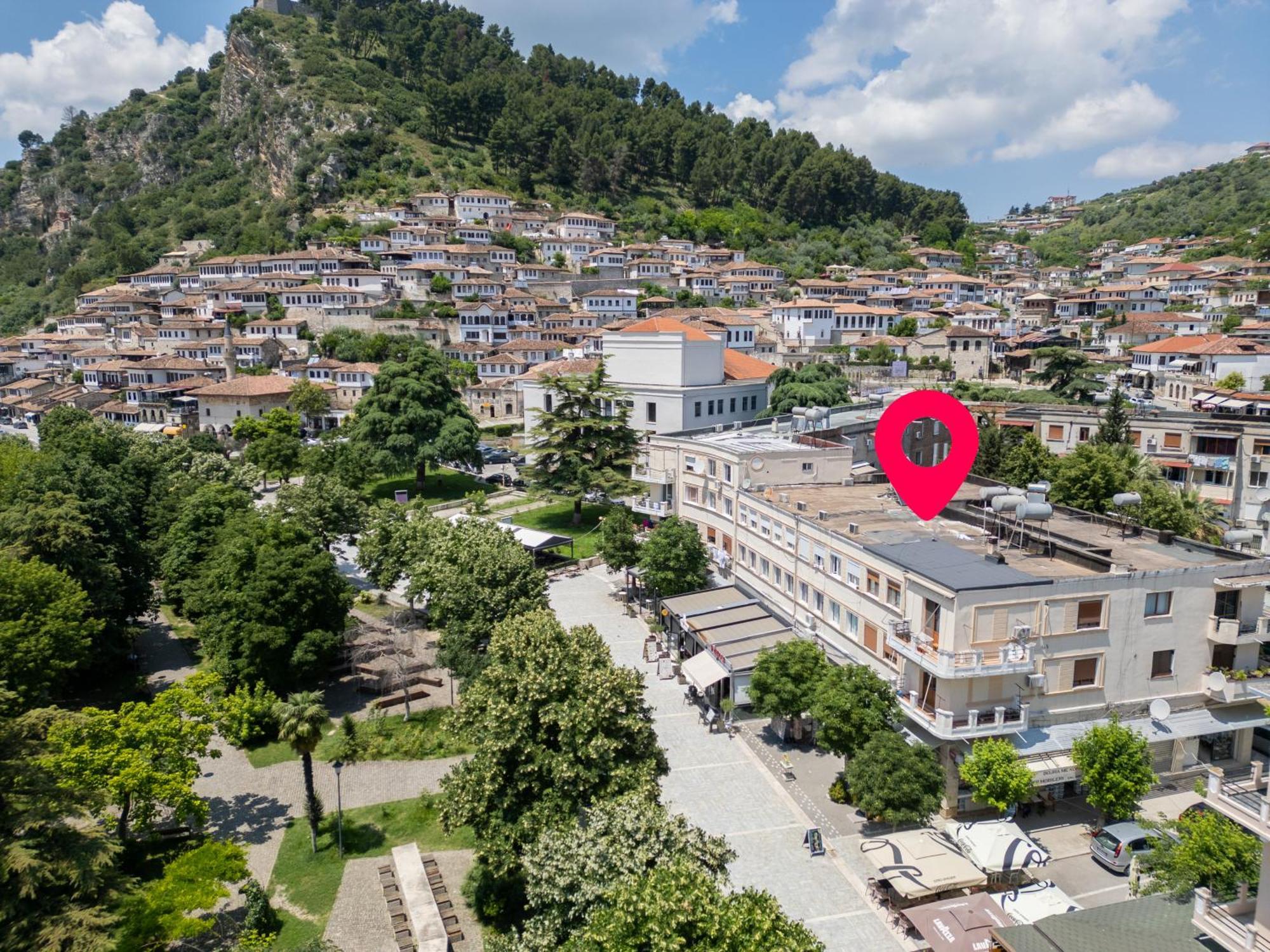 The Nook City Centre En Suite Берат Екстериор снимка