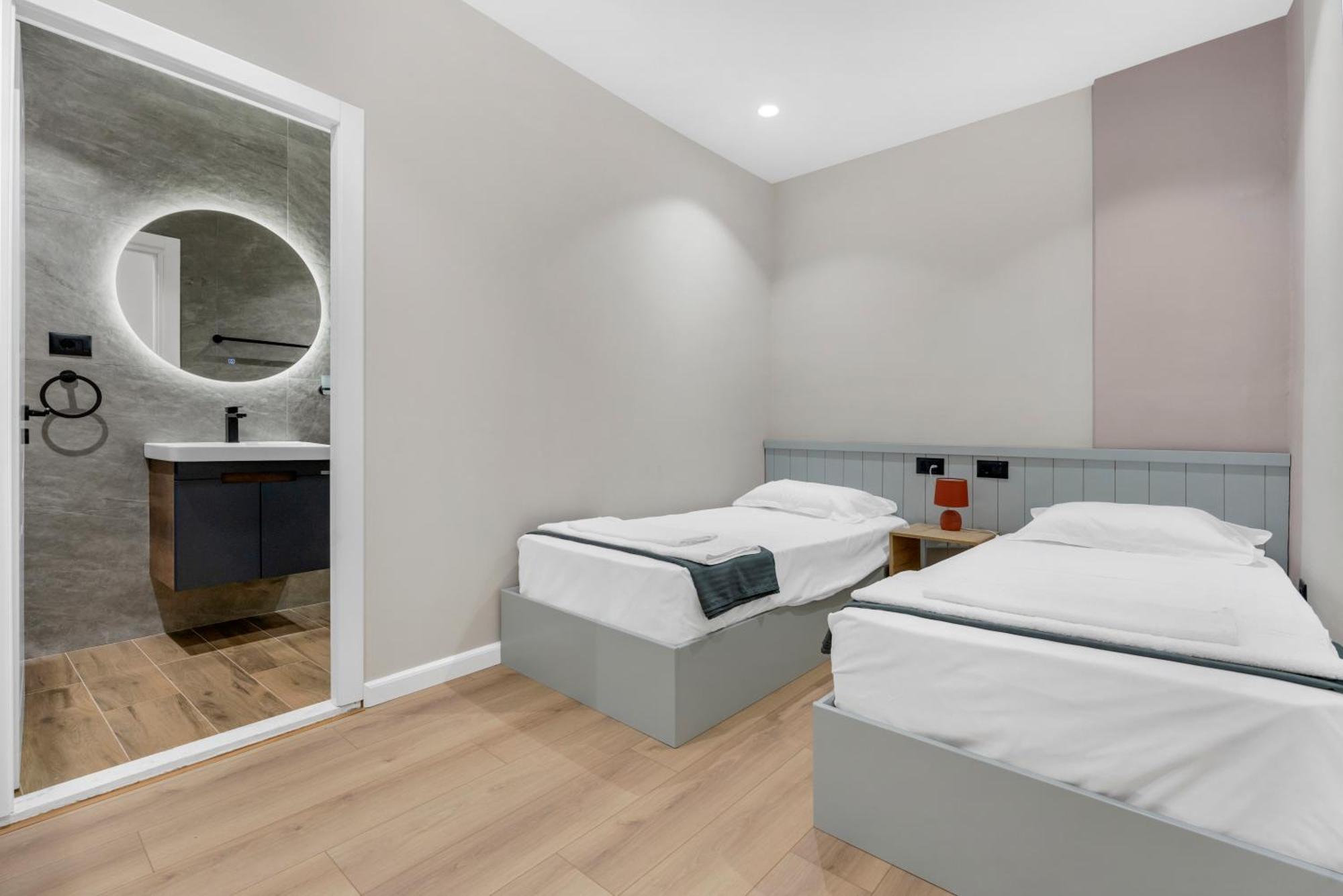 The Nook City Centre En Suite Берат Екстериор снимка