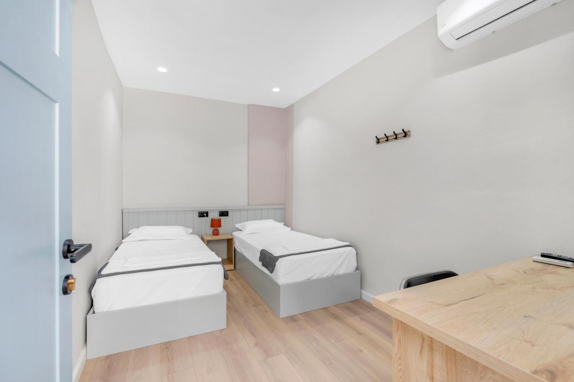 The Nook City Centre En Suite Берат Екстериор снимка