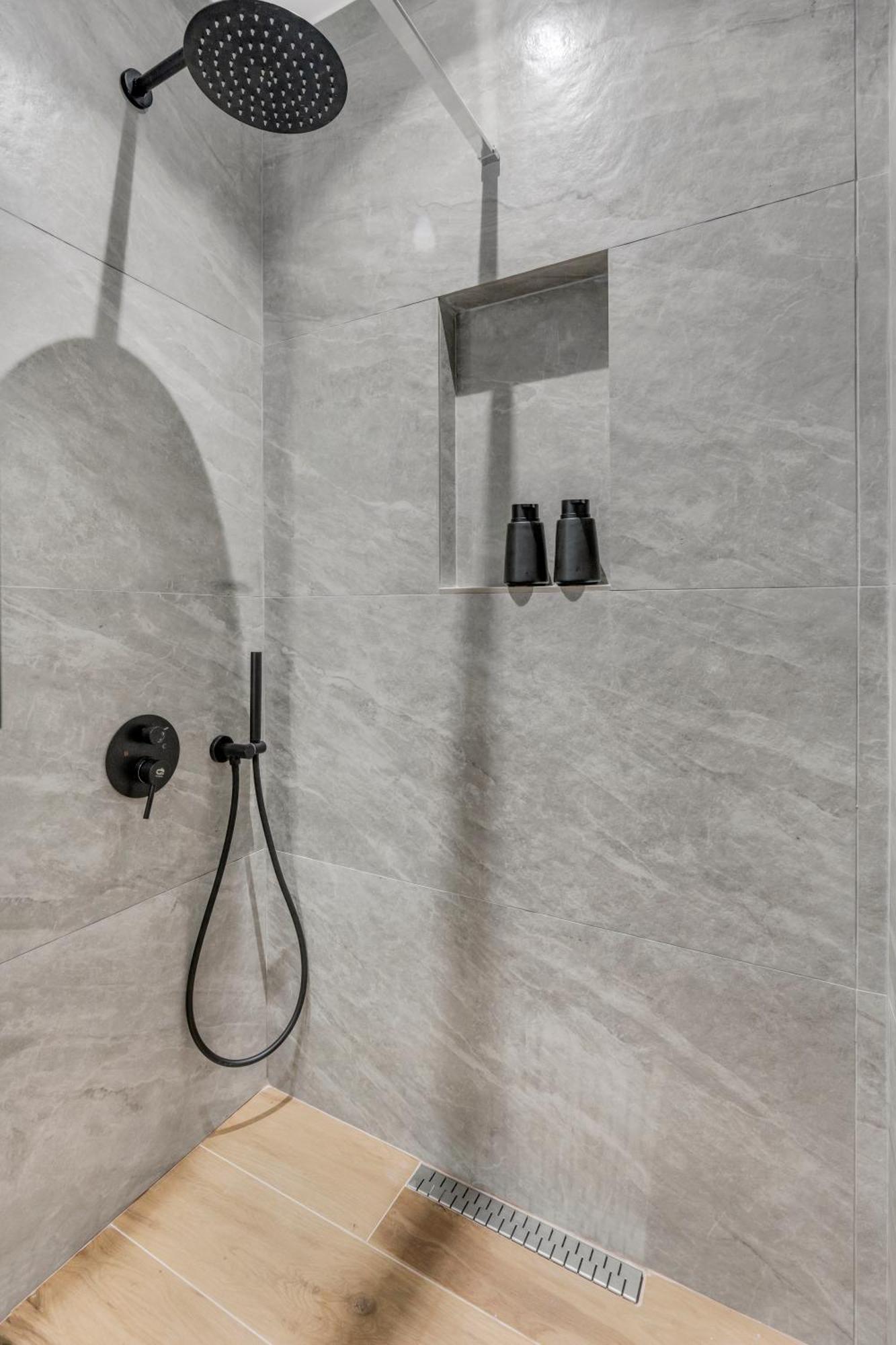 The Nook City Centre En Suite Берат Екстериор снимка